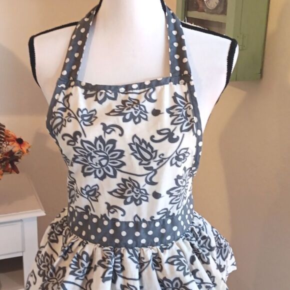 Melissa Anne Designs Apron - Picture 2 of 8